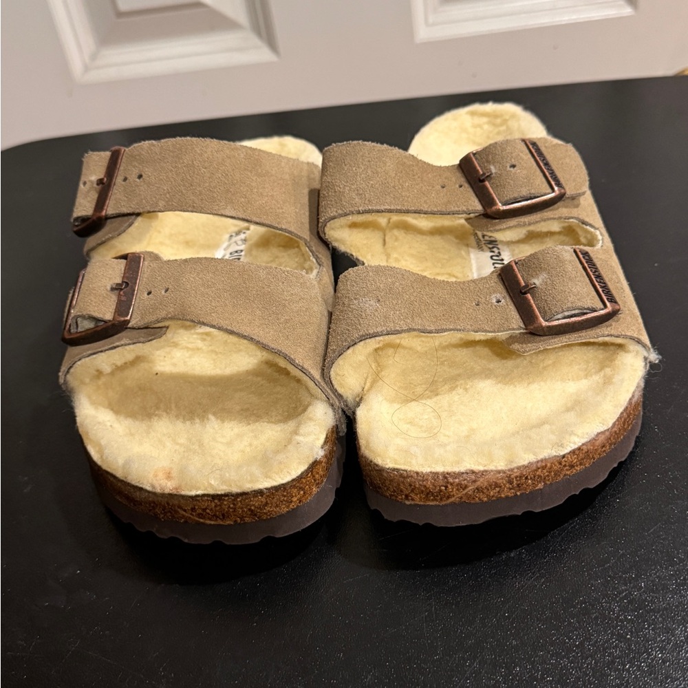 Birkenstock Women's Sandals in Tan and Cream ladies 7/ men’s 6.5